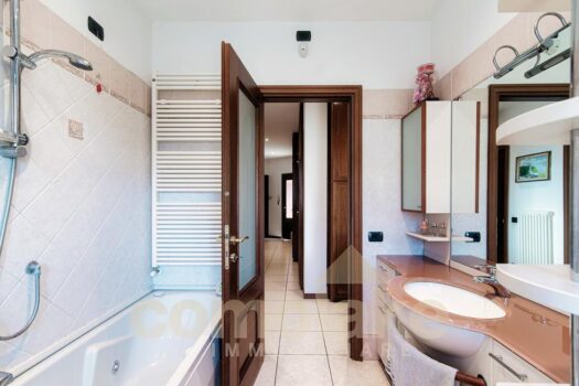 Villa indipendente con ampio giardino a Cernobbio