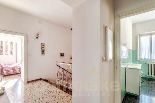 Casa di lago con ampio giardino a Carate Urio