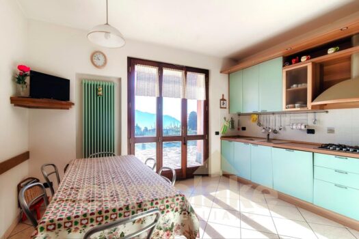Villa indipendente con ampio giardino a Cernobbio