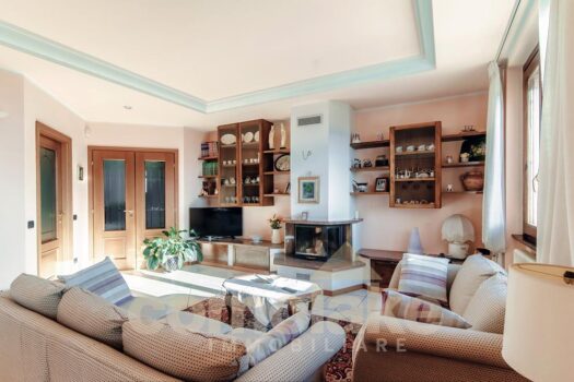 Villa indipendente con ampio giardino a Cernobbio
