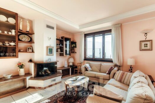 Villa indipendente con ampio giardino a Cernobbio