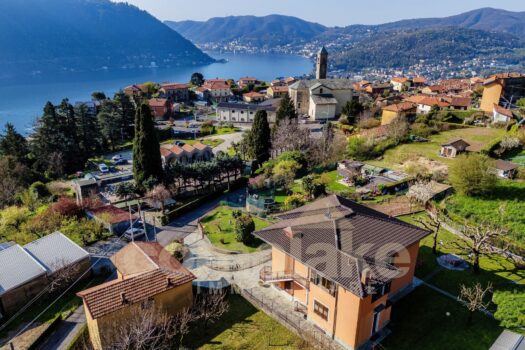 Villa indipendente con ampio giardino a Cernobbio