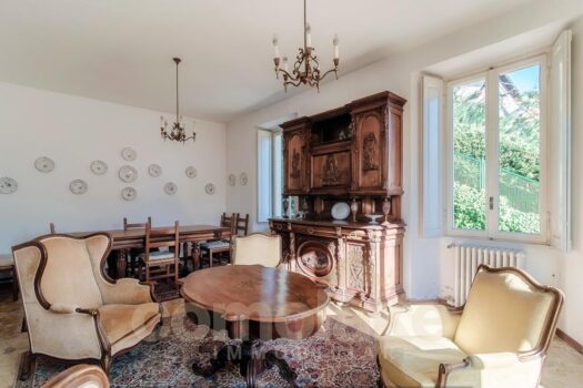 Casa di lago con ampio giardino a Carate Urio