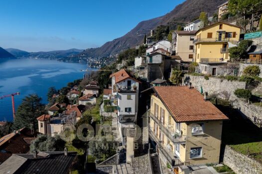 Casa di lago con vista e giardino a Carate Urio