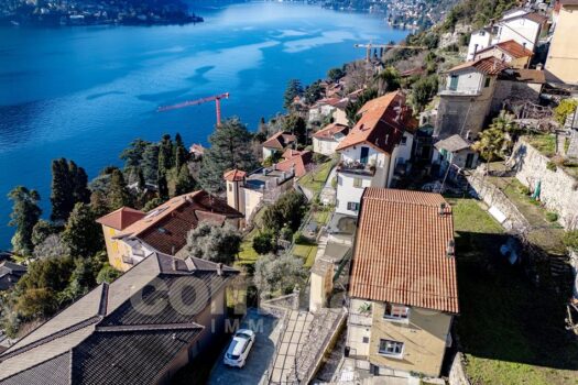 Casa di lago con vista e giardino a Carate Urio