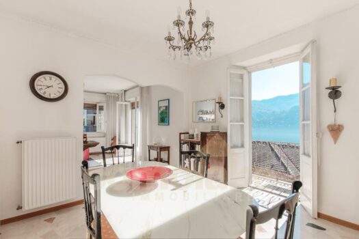 Casa di lago con vista e giardino a Carate Urio