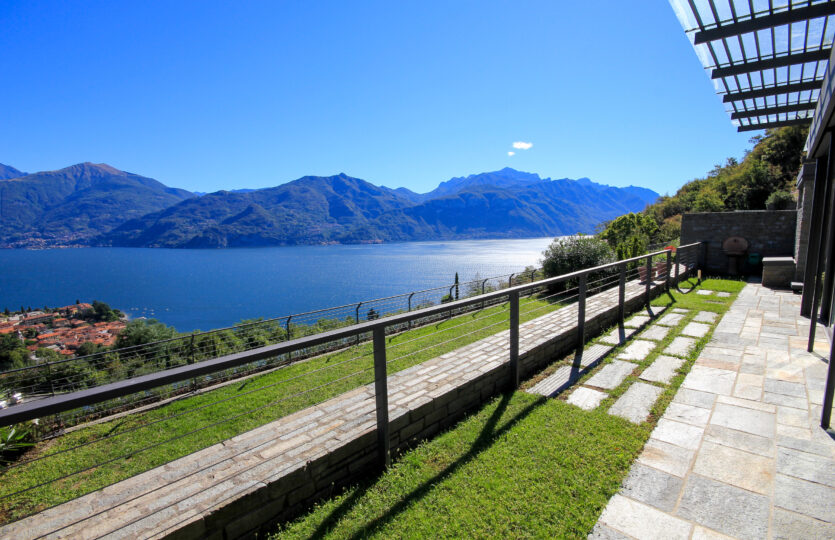 Villetta in Moderno residence con piscina a Menaggio