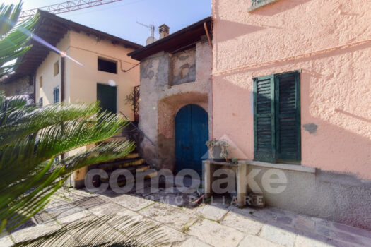 Antica casa di lago con giardino a Moltrasio