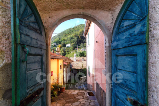 Antica casa di lago con giardino a Moltrasio