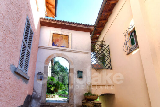 Antica casa di lago con giardino a Moltrasio