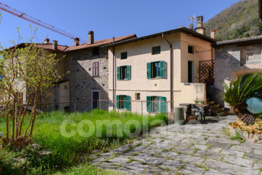 Antica casa di lago con giardino a Moltrasio