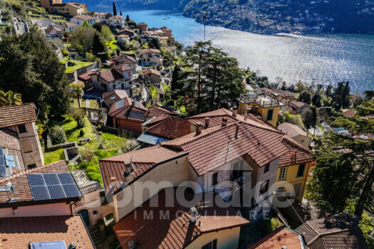 Antica casa di lago con giardino a Moltrasio