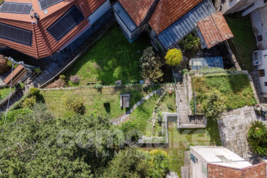 Antica casa di lago con giardino a Moltrasio