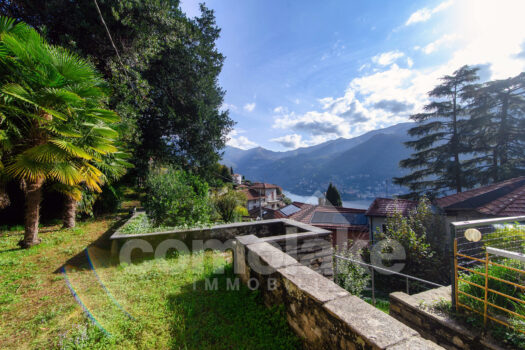 Antica casa di lago con giardino a Moltrasio