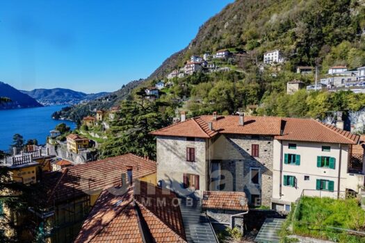Antica casa di lago con giardino a Moltrasio