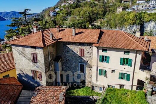 Antica casa di lago con giardino a Moltrasio