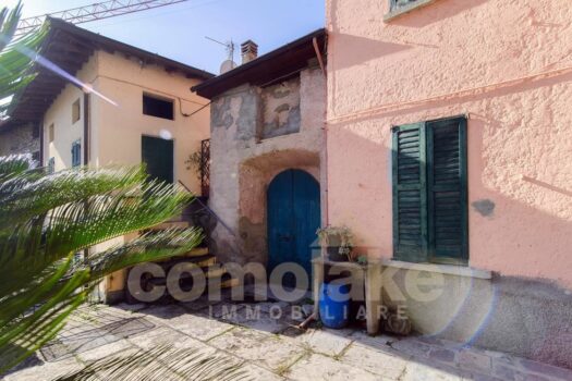 Antica casa di lago con giardino a Moltrasio