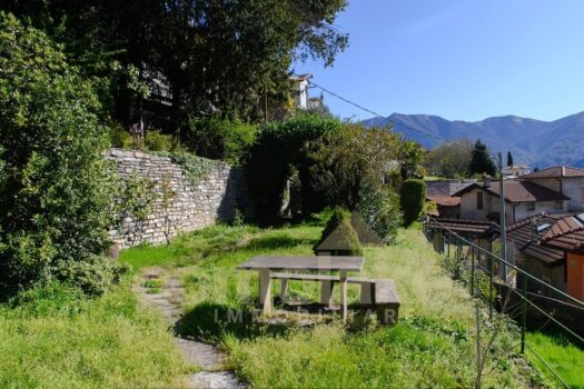 Antica casa di lago con giardino a Moltrasio