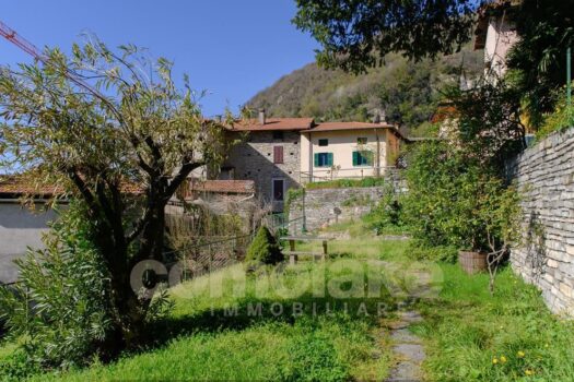 Antica casa di lago con giardino a Moltrasio