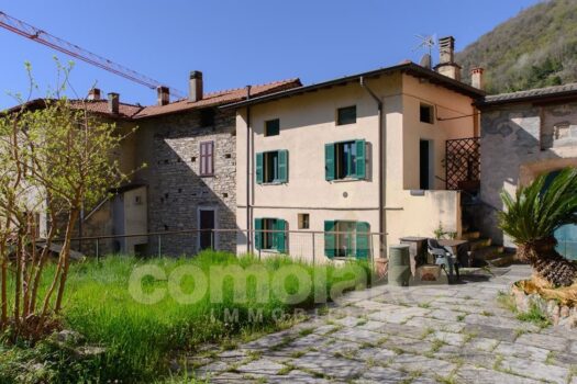 Antica casa di lago con giardino a Moltrasio
