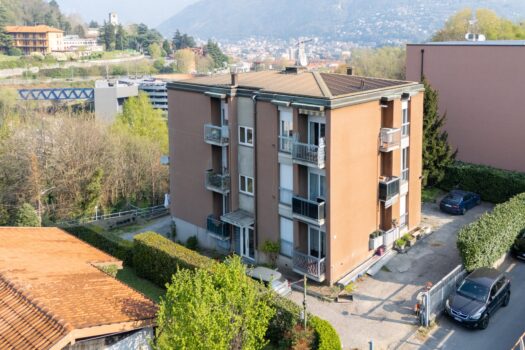Intero palazzo a Como – garage e giardino privato