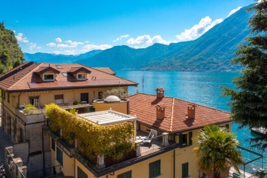 Attico fronte lago ad Argegno – Ampio terrazzo esclusivo