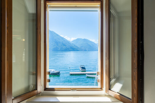 Attico fronte lago ad Argegno – Ampio terrazzo esclusivo