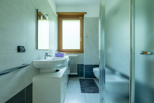 Trilocale con giardino in Tremezzina – residence con piscina