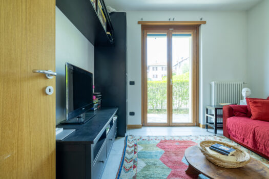 Trilocale con giardino in Tremezzina – residence con piscina