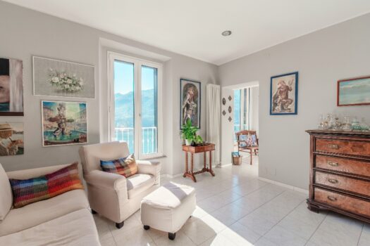 Casa con giardino e magnifica vista lago a Moltrasio