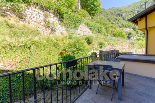 Casa con giardino e magnifica vista lago