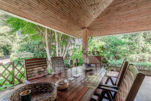 Villa indipendente con ampio giardino