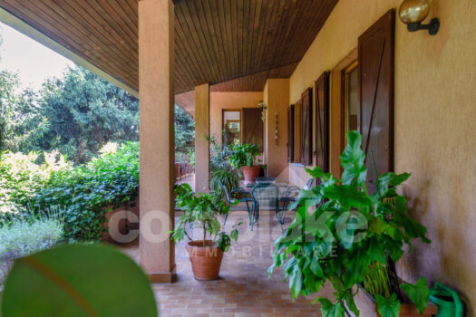 Villa indipendente con ampio giardino