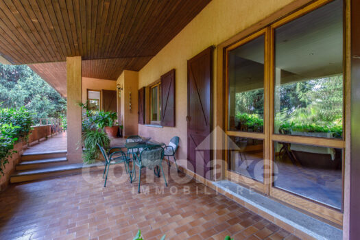 Villa indipendente con ampio giardino