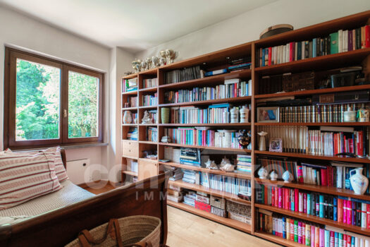 Villa indipendente con ampio giardino