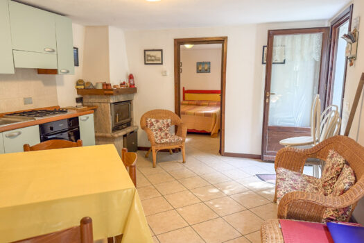 Casa con giardino a San Siro – vista lago