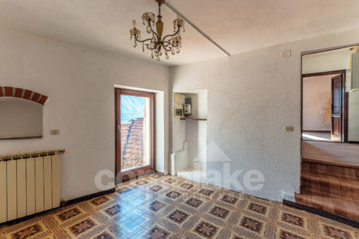 Casa di lago con ampio terrazzo