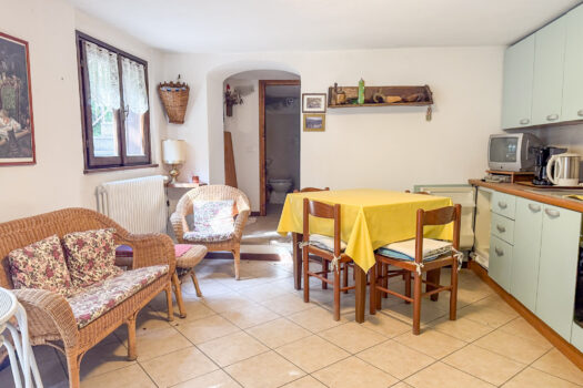 Casa con giardino a San Siro – vista lago