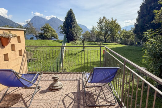 Casa con giardino a San Siro – vista lago