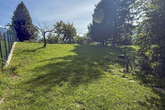 Casa con giardino a San Siro – vista lago