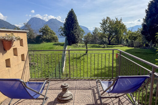 Casa con giardino a San Siro – vista lago