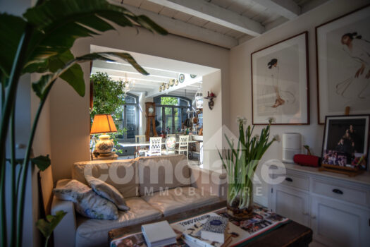 Villa a lago con darsena a Moltrasio