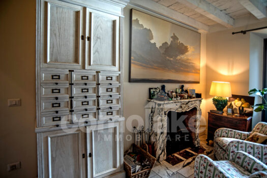 Villa a lago con darsena a Moltrasio