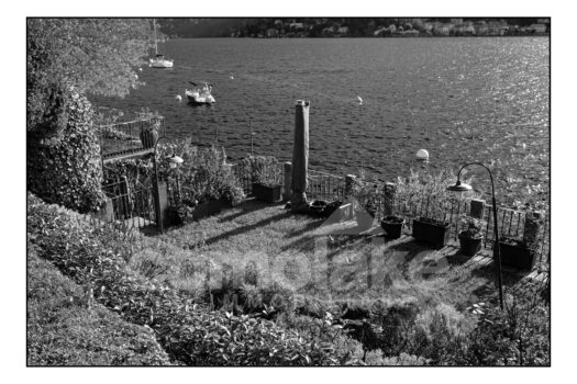 Villa a lago con darsena a Moltrasio