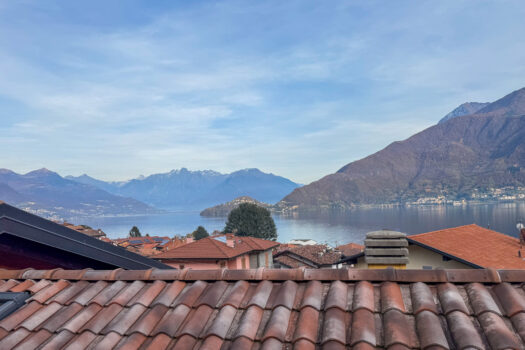 Appartamento in residence con piscina a Pianello del Lario – vista lago