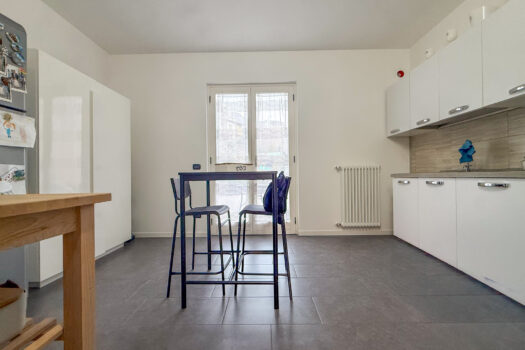 Appartamento in residence con piscina a Pianello del Lario – vista lago