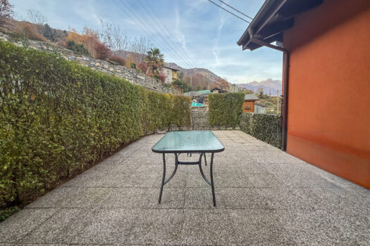 Appartamento in residence con piscina a Pianello del Lario – vista lago