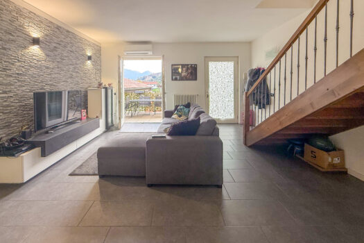 Appartamento in residence con piscina a Pianello del Lario – vista lago