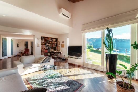 Villa moderna con giardino e vista lago a Cernobbio