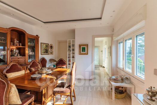 Villa moderna con vista lago a Moltrasio